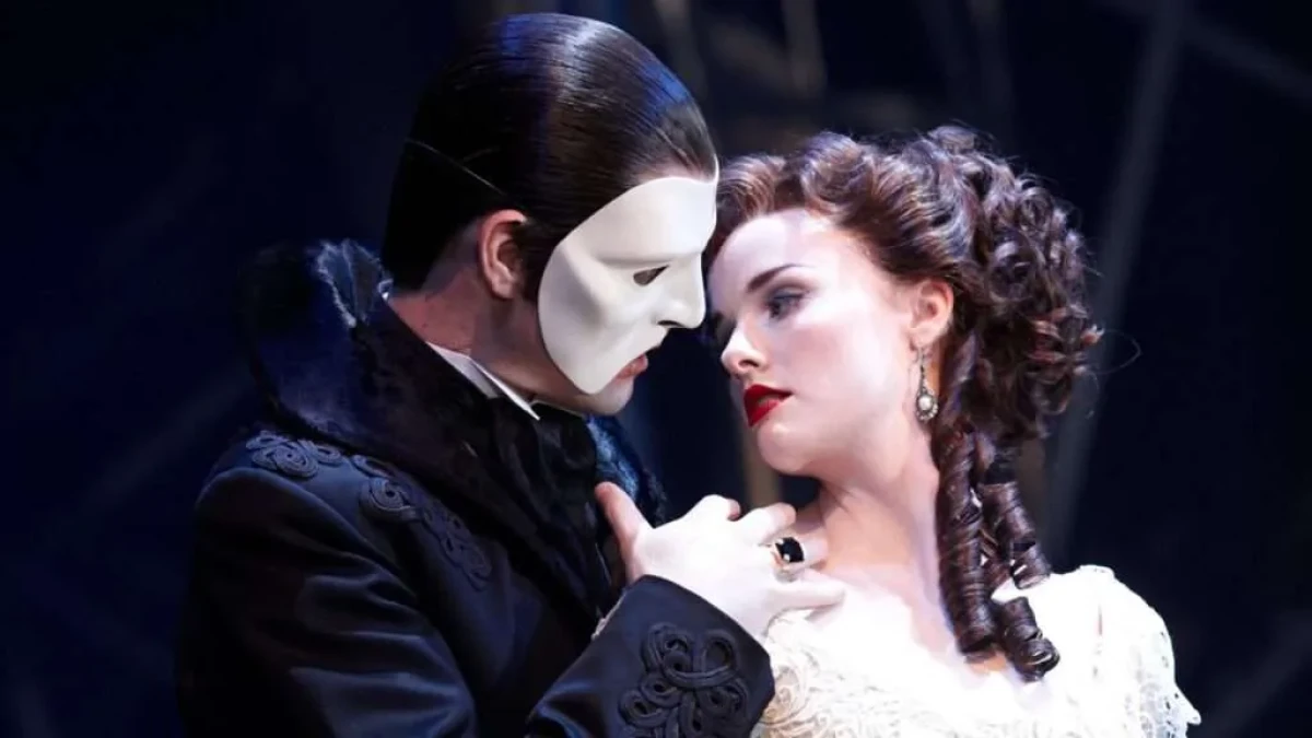 Andrew Lloyd Webber’s Love Never Dies (2012, PG) from https://sjt.uk.com