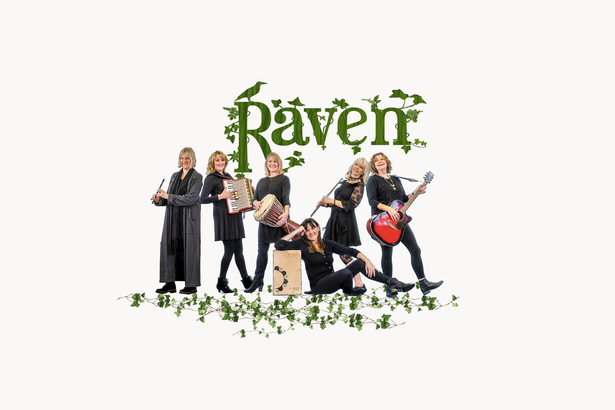 Raven at Christmas from https://sjt.uk.com